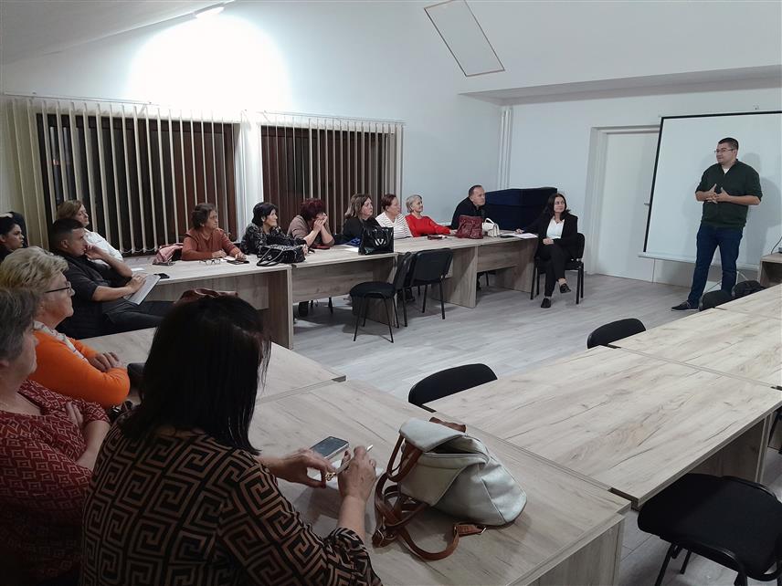 МРКОЊИЋ ГРАД, 29. ОКТОБРА /СРНА/ - У Мркоњић Граду вечерас је одржана друга радионица на тему "Едукација жена у агробизнису - пласман и заштита производа" из пројекта Мјесне заједнице у БиХ - фаза два.