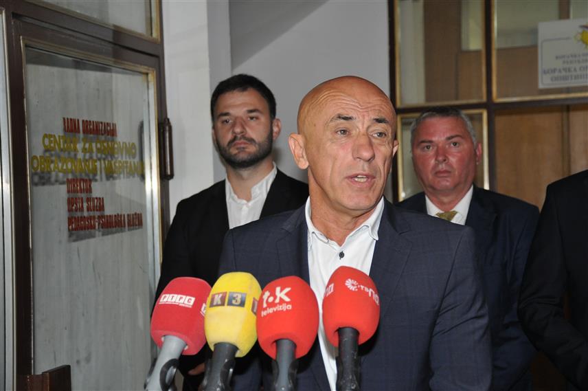 ПРИЈЕДОР, 2. ОКТОБРА /СРНА/ - Начелник Одјељења борачко-инвалидске заштите Ранко Колар.