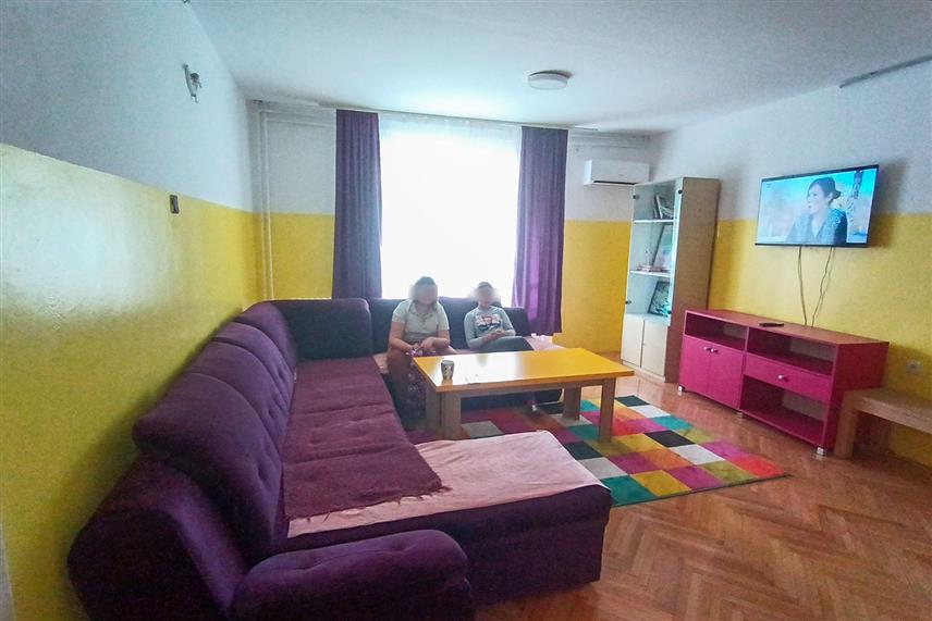 БАЊАЛУКА, 2. ОКTОБРА /СРНА/ - Четврта фаза обнове Дома за дјецу и омладину без родитељског старања "Рада Врањешевић" у Бањалуци успјешно је завршена захваљујући Хуманитарној организацији "Лајфлајн" Чикаго, саопштено је из Фондације принцезе Катарине у Београду.
