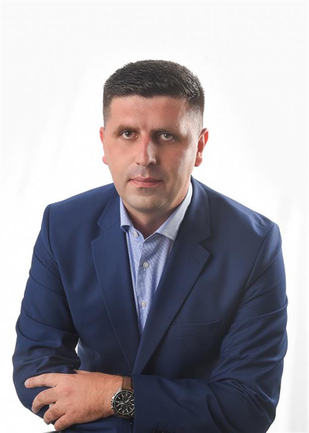 КОTОР ВАРОШ, 2. ОКTОБРА /СРНА/ - Кандидат ДЕМОС-а за начелника Котор Вароша Немања Панић.