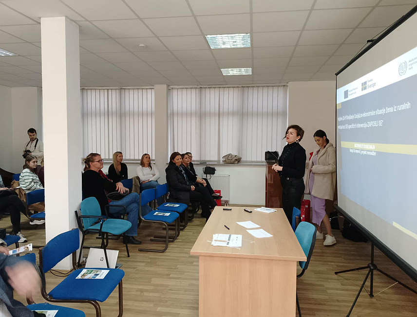 НОВИ ГРАД, 30. ОКТОБРА /СРНА/ - У Новом Граду је данас представљен пројекат "Запосли се" који је усмјерен на професионалну помоћ при запошљавању и самозапошљавању жена.