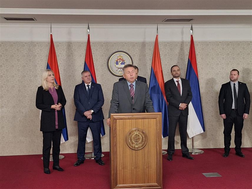 ИСТОЧНО САРАЈЕВО, 30. ОКТОБРА /СРНА/ - Горан Бубић, адвокат предсједника Републике Српске Милорада Додика, рекао је да се на данашњем рочишту против његовог брањеника и вршиоца дужности директора "Службеног гласника" Милоша Лукића због "непоштовања одлука Кристијана Шмита" видјело да Тужилаштво БиХ саслушава само себе.