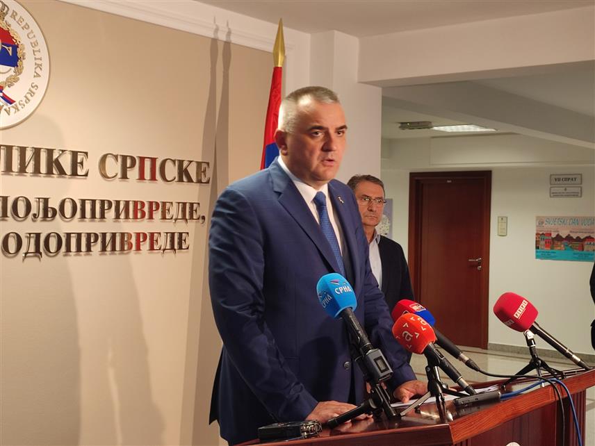 БАЊАЛУКА, 31. ОКТОБРА /СРНА/ - Министар пољопривреде, шумарства и водопривреде Саво Минић на конференцији за новинаре у Бањалуци.