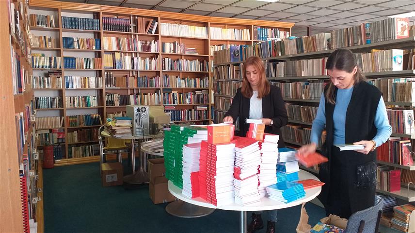 ВЛАСЕНИЦА, 31. ОКТОБРА /СРНА/ - Удружење "Инспира" из Бањалуке поклонило је 1.000 књига Народној библиотеци у Власеници у оквиру пројекта "Књиге за све 2024".