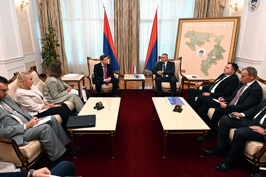 БАЊАЛУКА, 31. ОКТОБРА /СРНА/ - Предсједник Владе Републике Српске Радован Вишковић и директор Технопарка из Санкт Петербурга Олег Јакимов сагласили су се данас да су могућности сарадње велике, као и да ће она у наредном периоду бити додатно конкретизована и још интензивнија.