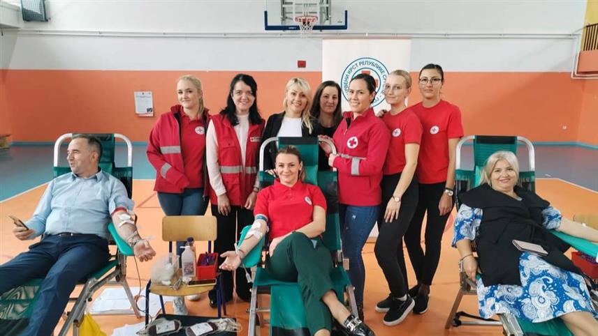 ДОБОЈ, 31. ОКТОБРА /СРНА/ - Укупно 47 добровољних давалаца данас је дало крв, од 59 колико их је приступило организованој акцији Градске организације Црвеног крста у Добоју.	