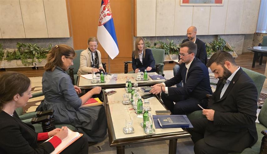 БЕОГРАД, 3. ОКTОБРА /СРНА/ - Министар за бригу о породици и демографију Србије Милица Ђурђевић Стаменковски пренијела је новоименованом директору Канцеларије Популационог фонда УН /УНФПА/ Џастин Колтон да је Србија прави кандидат за одржавање сљедећег скупа о демографској отпорности.