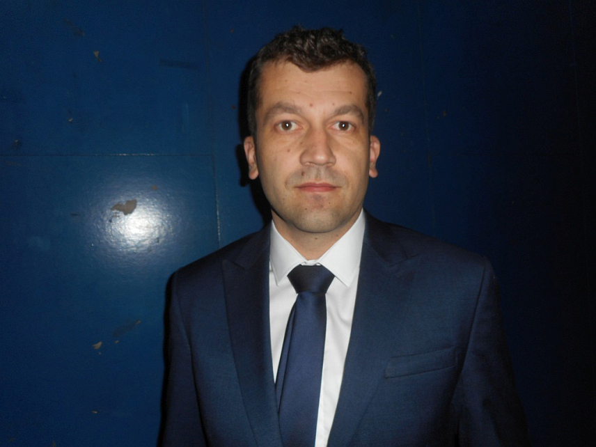 СРЕБРЕНИЦА, 3. ОКТОБРА /СРНА/ - Предсједници свих српских политичких партија у Сребреници и њихови одборнички кандидати на вечерашњој трибини показали су пуно јединство у подршци заједничком кандидату за начелника Сребренице Милошу Вучићу.	