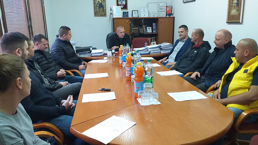 МИЛИЋИ, 4. ОКTОБРА /СРНА/ - У општини Милићи данас су потписани уговори са 11 предузетника о субвенционисању у сврху запошљавања и самозапошљавања, што ће допринијети развоју предузетништва и отварању нових радних мјеста.