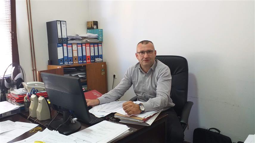 МИЛИЋИ, 4. ОКTОБРА /СРНА/ - Марко Савић из Општинске изборне комисије у општини Милићи.	