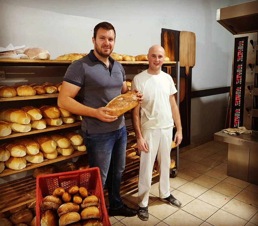 БИЈЕЉИНА, 5. ОКТОБРА /СРНА/ - Да у аграру Републике Српске нема подстицаја Министарства пољопривреде, шумарства и водопривреде, не би опстали пољопривредници, а тешко би било и привредницима у Српској, који су захвални ресорном министарству што се бори за њих, рекао је Срни један од власника бијељинске компаније "Продукт експорт импорт" Милан Маринковић.