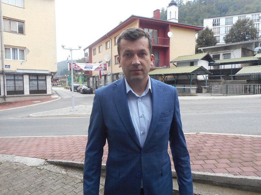 СРЕБРЕНИЦА, 6. ОКТОБРА /СРНА/ - Заједнички кандидат српских странака за нечелника Сребренице Милош Вучић рекао је да у Сребреници може да прогласи побједу и захвалио је грађанима за указано повјерење.