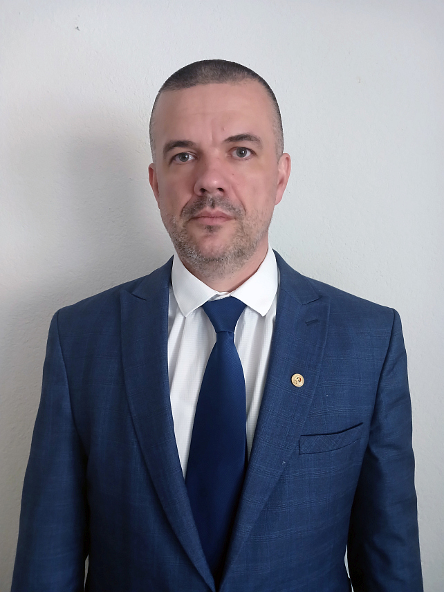 ШЕКОВИЋИ, 6. ОКТОБРА /СРНА/ - Биралишта у општини Шековићи отворена су јутрос на вријеме и није било пријављених неправилности, рекао је предсједник Општинске изборне комисије /ОИК/ Небојша Вид
аковић.