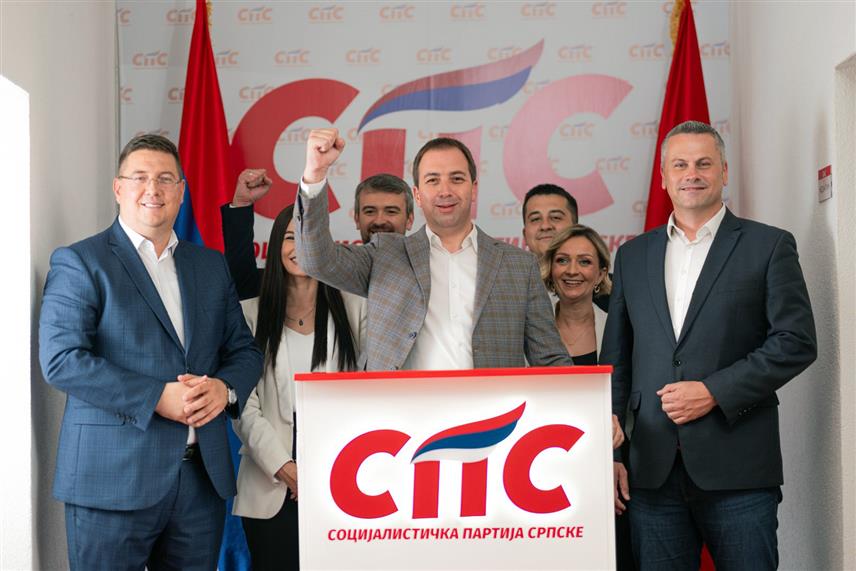 БАЊАЛУКА, 7. ОКТОБРА /СРНА/ - Предсједник СПС-а Горан Селак захвалио је свим грађанима који су подржали ову партију на локалним изборима, оцијенивши да је то потврда да су на правом путу и да људи препознају њихов рад, визију и циљеве.