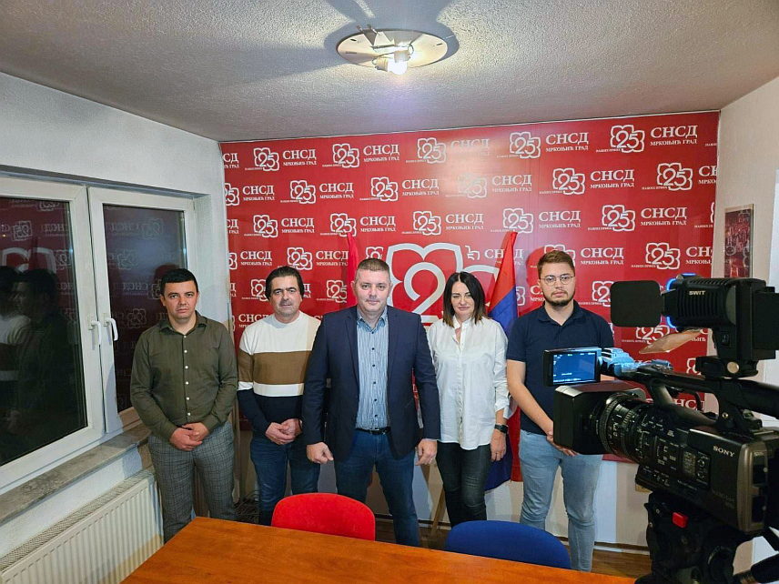 МРКОЊИЋ ГРАД, 7. ОКТОБРА /СРНА/ - Кандидат СНСД-а за начелника општине Мркоњић Град Драган Вођевић.	