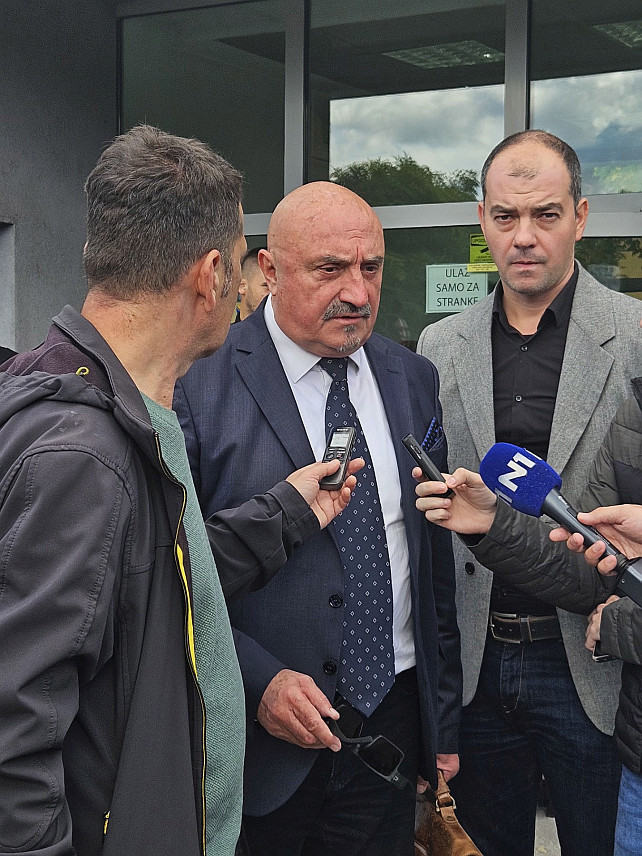 САРАЈЕВО, 9. ОКТОБРА /СРНА/ - Адвокат Горан Петронијевић испред Суда БиХ.