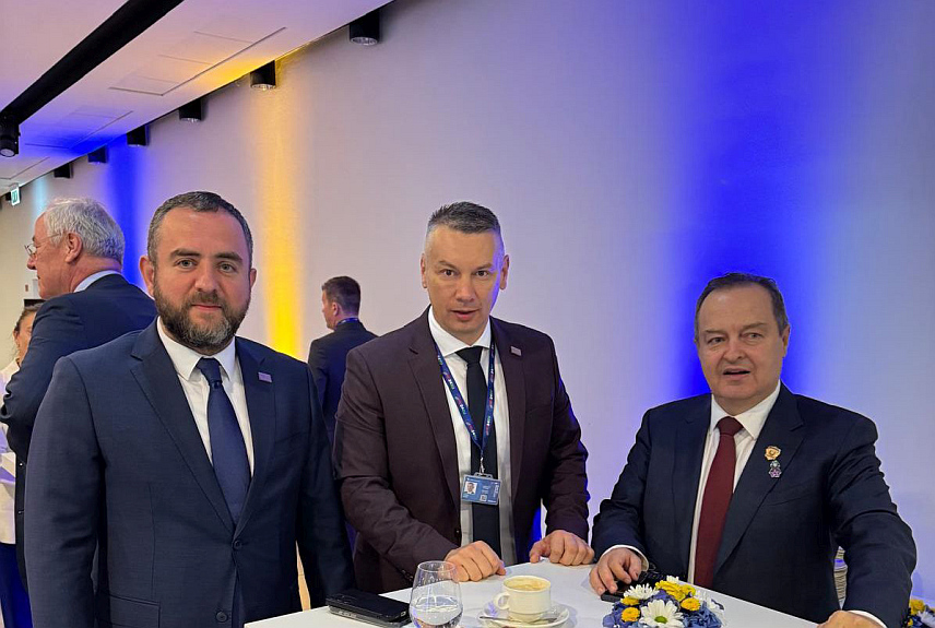 БУДИМПЕШТА, 12. НОВЕМБРА /СРНА/ - На маргинама Будимпештанског процеса, министар безбједности у Савјету министара Ненад Нешић је одржао билатералне састанке са министрима унутрашњих послова Србије и Сјеверне Македоније Ивицом Дачићем и Панчеом Тошковским.