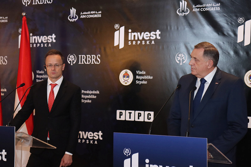 ЈАХОРИНА, 12. НОВЕМБРА /СРНА/ - Министар иностраних послова Мађарске Петер Сијарто и предсједник Републике Српске Милорад Додик на конференцији за новинаре. /Фото - Борислав Здриња/