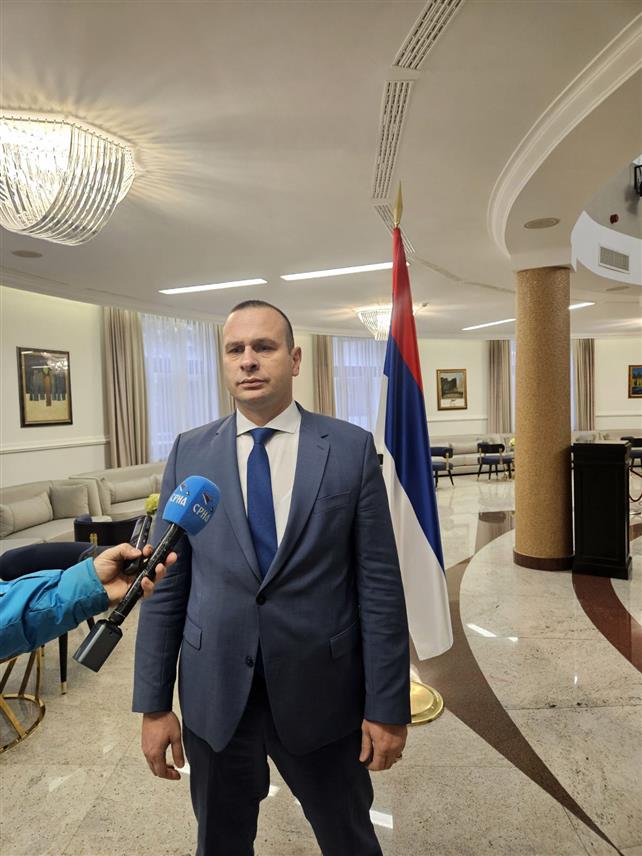 БАЊАЛУКА, 12. НОВЕМБРА /СРНА/ - Савјетник предсједника Републике Српске Никола Шобот изјавио је Срни да је данас одржан састанак са бањалучком Градском управом поводом великог и значајног пројекта изградње вртића на територији цијеле Републике, те да је Бањалука имала приоритет као највећи град у Српској и са највећим потребама.