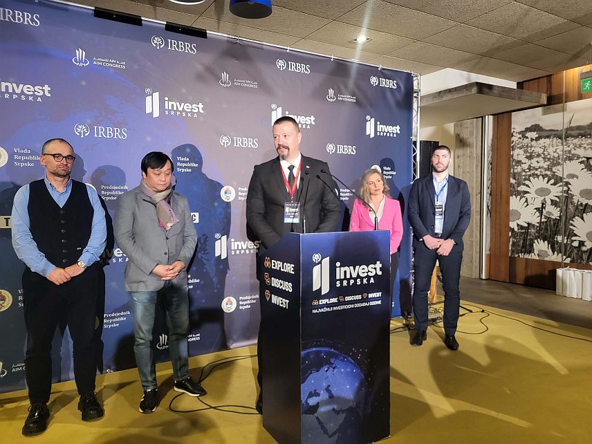 ЈАХОРИНА, 13. НОВЕМБРА /СРНА/ - Пословним повезивањем међународних са компанијама из Републике Српске путем "би-ту би" састанка данас је на Јахорини завршена конференција "Инвест Српска" и Други инвест форум, а неки закључци биће упућени Влади Републике Српске на разматрање.