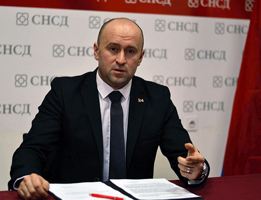 БРОД, 14. НОВЕМБРА /СРНА/ - Нови начелник општине Брод Милан Зечевић.