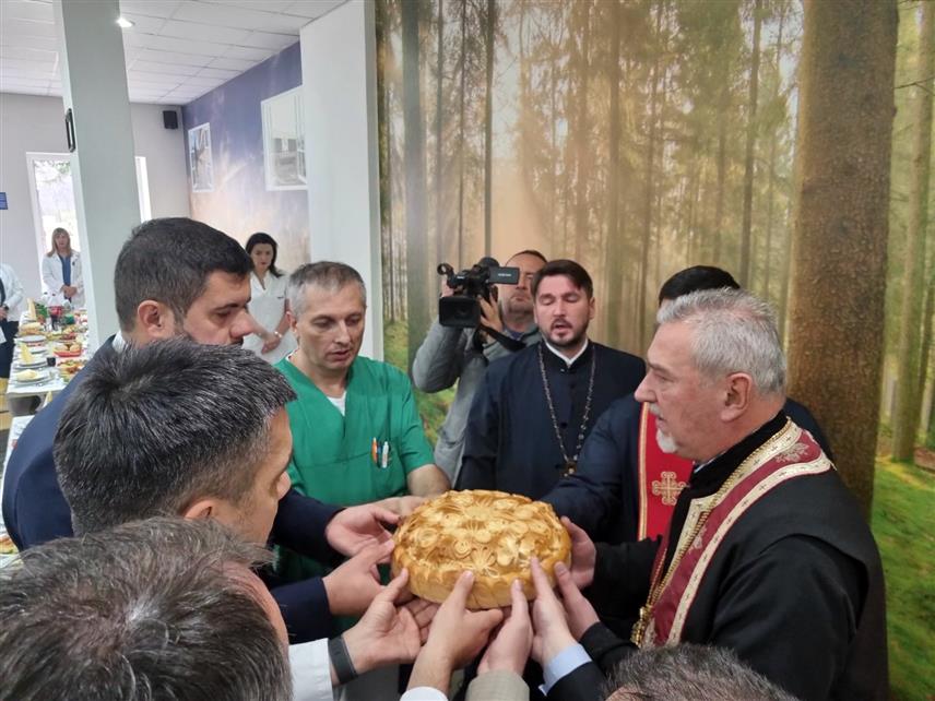 ИСТОЧНО САРАЈЕВО, 14. НОВЕМБРА /СРНА/ - Запослени у Болници "Србија" у Источном Сарајеву прославили су данас крсну славу Свети врачи Козма и Дамјан.