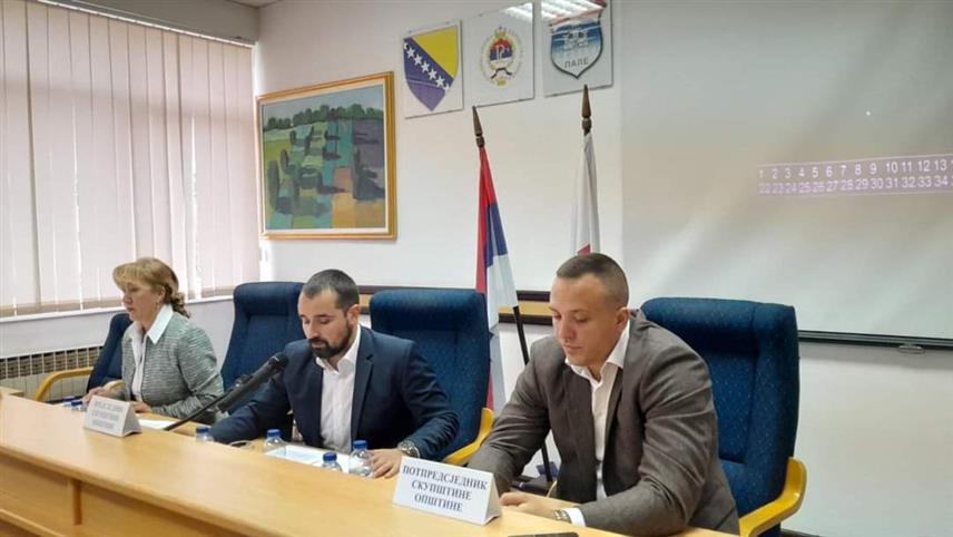 ПАЛЕ, 14. НОВЕМБРА/СРНА/ - Сједница Скупштине оптшине Пале.