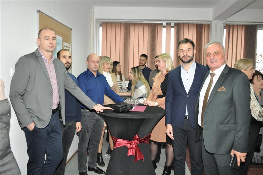 ПРИЈЕДОР, 14. НОВЕМБРА /СРНА/ - Приједорски Центар за социјални рад је пригодном свечаношћу данас обиљежио 63 године рада.