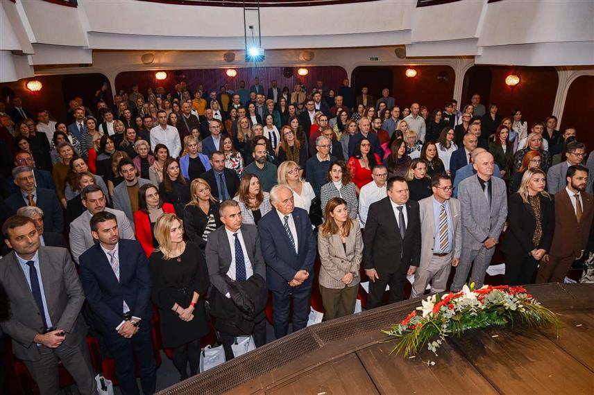 БАЊАЛУКА, 14. НОВЕМБРА /СРНА / - Филозофски факултет Универзитета у Бањалуци обиљежио је вечерас 30 година успјешног рада и развоја.