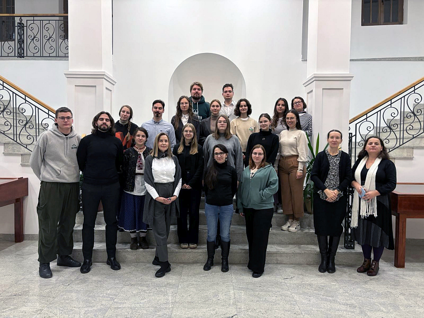 ВИШЕГРАД, 15. НОВЕМБРА /СРНА/ - Семинар о српско-руским културним везама који је одржан у Андрићевом институту у Андрићграду представља велики корак ка унапређењу културне сарадње два народа, рекла је Срни професор српског језика на Филолошком факултету у Москви Екатерина Јакушкина.