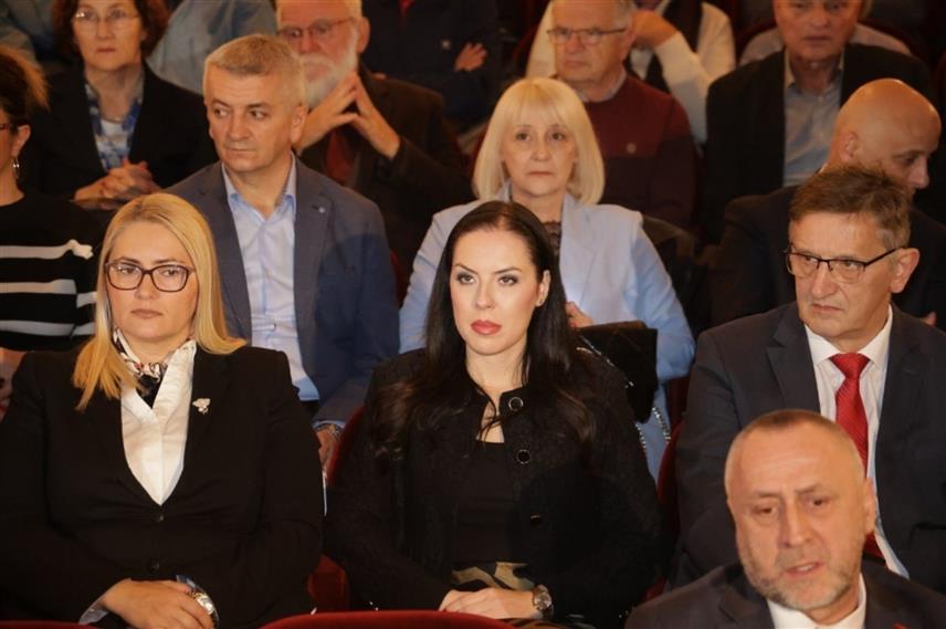 БАЊАЛУКА, 17. НОВЕМБРА /СРНА/ - Народни посланик СПС-а Тамара Дамјановић присуствовала је вечерашњем свечаном приказивању филма "Људи Христови - наше вријеме".