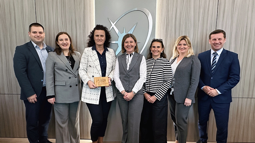 БАЊАЛУКА, 18. НОВЕМБРА /СРНА/ - Нова банка потврдила је опредијељеност високом квалитету извршавања платних картица, те је поново добила "СТП авард" награду од франкфуртске Комерцбанке, која се додјељује за тачност у процесирању међународних трансфера за кориснике и финансијске институције.