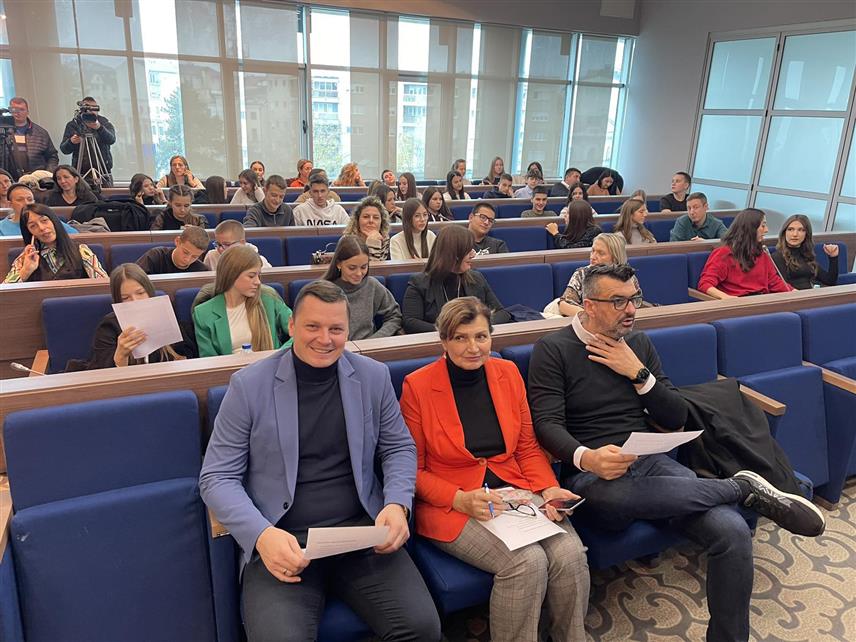 БИЈЕЉИНА, 18. НОВЕМБРА /СРНА/ - У Бијељини је данас одржана друга "Дјечија скупштина" на којој ученици имају прилику да изразе своје мишљење и допринесу будућности локалне заједнице.