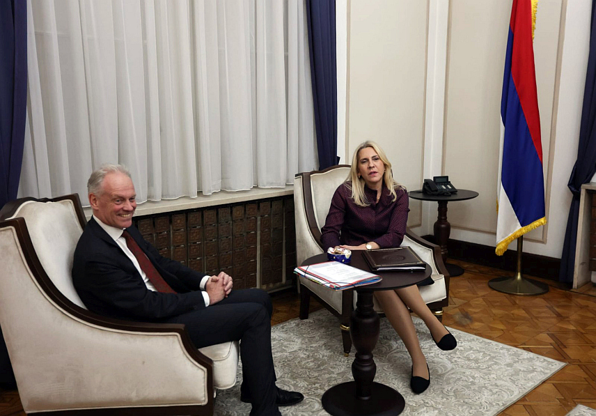 САРАЈЕВО, 18. НОВЕМБРА /СРНА/ - Предсједавајућа Предсједништва БиХ Жељка Цвијановић разговарала је данас са генералним директором Генералног директората за сусједство и преговоре о проширењу Гертом Јаном Копманом.