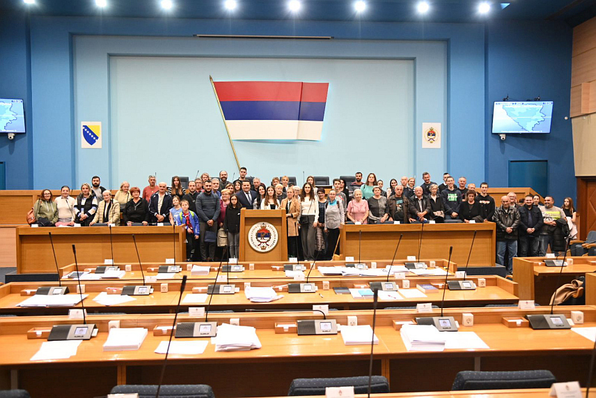 БАЊАЛУКА, 1. НОВЕМБРА /СРНА/ - Предсједник Народне скупштине Републике Српске Ненад Стевандић угостио је данас чланове Вијећа српске националне мањине града Осијека који су га информисали са проблематиком Срба у Осијеку и у Хрватској.