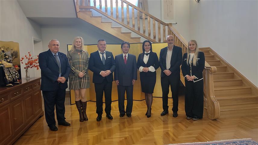 САРАЈЕВО, 1. НОВЕМБРА /СРНА/ - Амбасадор Јапана у БиХ Масами Кинефучи и начелник општине Језеро Снежана Ружичић.
