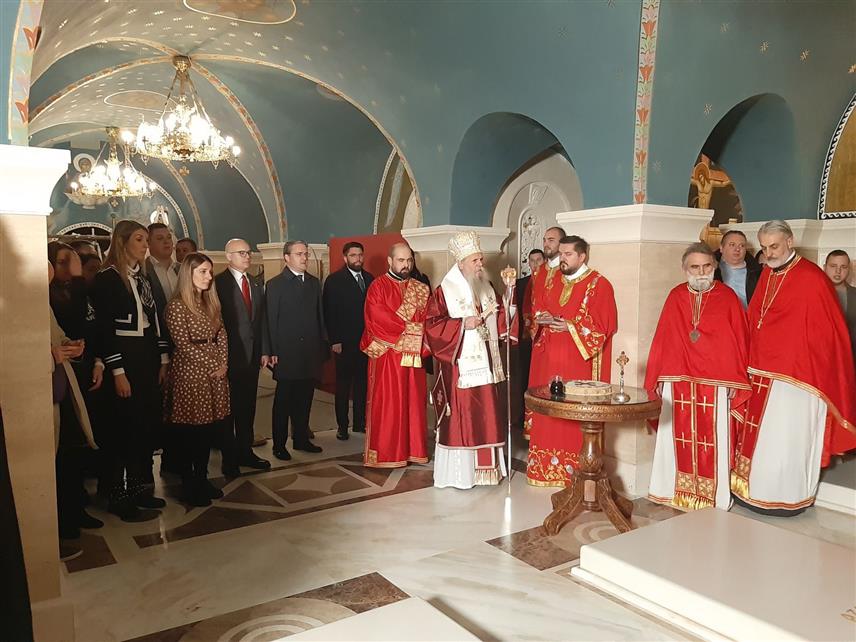 БЕОГРАД, 20. НОВЕМБРА /СРНА/ - Његово преосвештенство епископ јенопољски Никон је данас у крипти храма Светог Саве на Врачару служио литургију и помен поводом четири године од упокојења патријарха Иринеја.