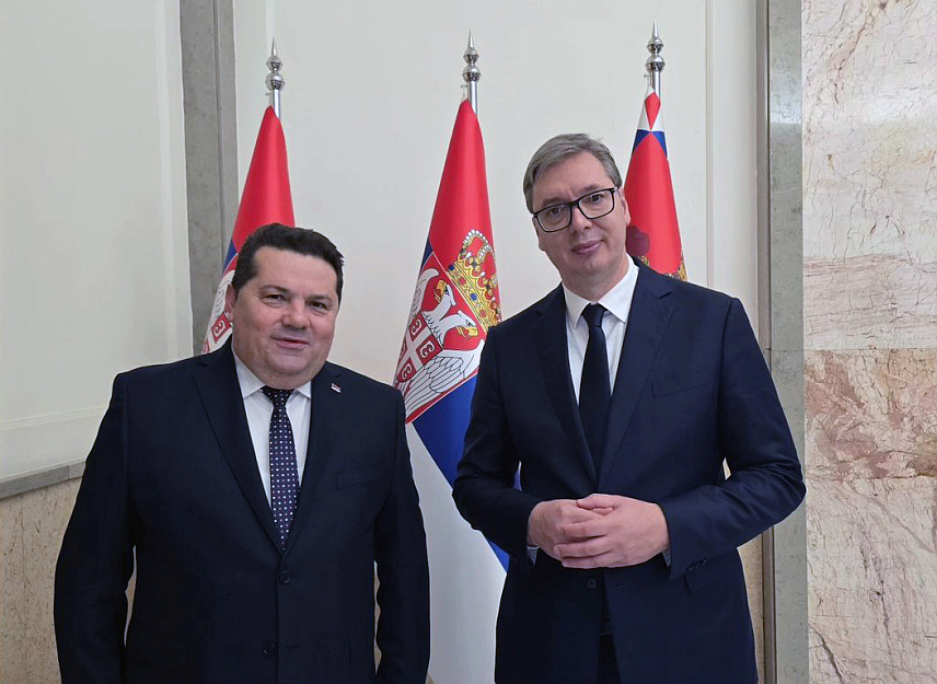БЕОГРАД, 20. НОВЕМБРА /СРНА/ - Предсједник Народне скупштине Републике Српске Ненад Стевандић истакао је током сусрета са предсједником Србије Александром Вучићем у Београду да Српска у Србији увијек има највећег и најискренијег пријатеља.