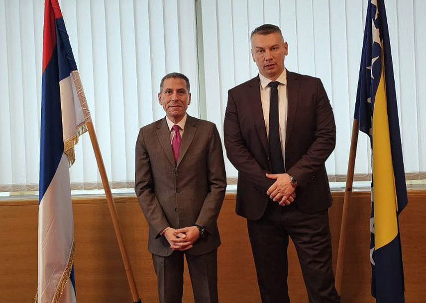 САРАЈЕВО, 20. НОВЕМБРА /СРНА/ - Министар безбједности у Савјету министара Ненад Нешић и новоименовани амбасадор Египта у БиХ Валид Ахмед Абделфатах Хагаг на састанку у Сарајеву.