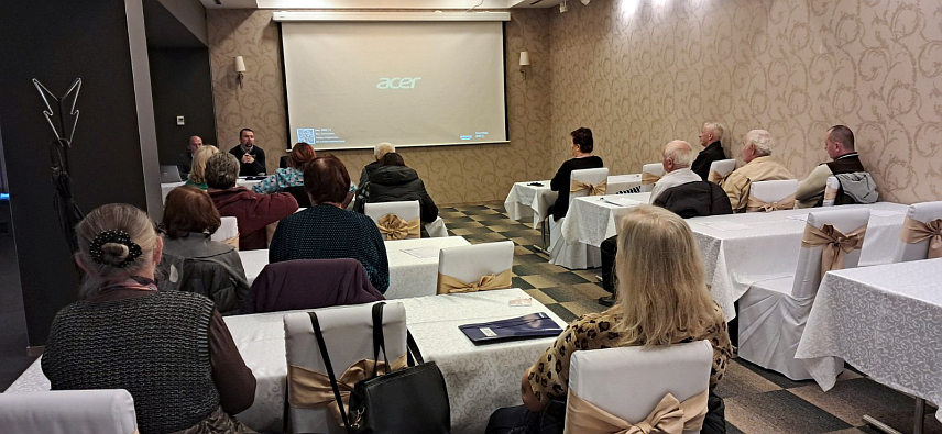 ДОБОЈ, 21. НОВЕМБРА /СРНА/ - Скупштина Организације породица погинулих заробљених бораца и несталих цивила града Добој одржана је у хотелу "Парк" у Добоју.