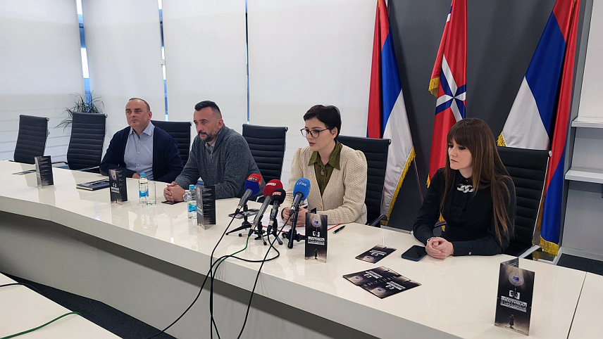 ИСТОЧНО САРАЈЕВО, 22. НОВЕМБРА /СРНА/ - Међународни фестивал малих сцена и монодраме Републике Српске опстаје и развија се захваљујући институцијама града Источно Сарајево и Републике Српске, као и ентузијастима, љубитељима позоришта и драмске умјетности, изјавио је директор и селектор ове културне манифестације Младен Јанковић.