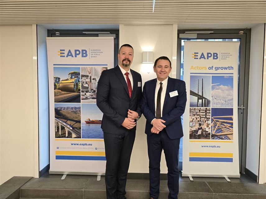 БАЊАЛУКА/БРИСЕЛ, 22. НОВЕМБРА /СРНА/ - Управа Инвестиционо-развојне банке /ИРБ/ Републике Српске учествовала је на конференцији Европске асоцијације јавних банака у Бриселу на којој је, између осталог, било ријечи о макроекономском утицају актуелних глобалних дешавања на стабилност банкарског сектора.