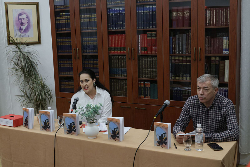 TРЕБИЊЕ, 22. НОВЕМБРА /СРНА/ - У Народној библиотеци Требиње вечерас је приређено поетско вече Милана Милановића и промовисана његова збирка пјесама "Кад млидијах песниковати", а сав приход од продаје књиге биће упућен Удружењу обољелих од малигних болести источне Херцеговине "Вјера, луча, нада".