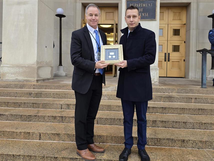 ВАШИНГТОН, 23. НОВЕМБРА /СРНА/ - Замјеник министра одбране у Савјету министара Александар Гогановић током јучерашње посјете Пентагону.