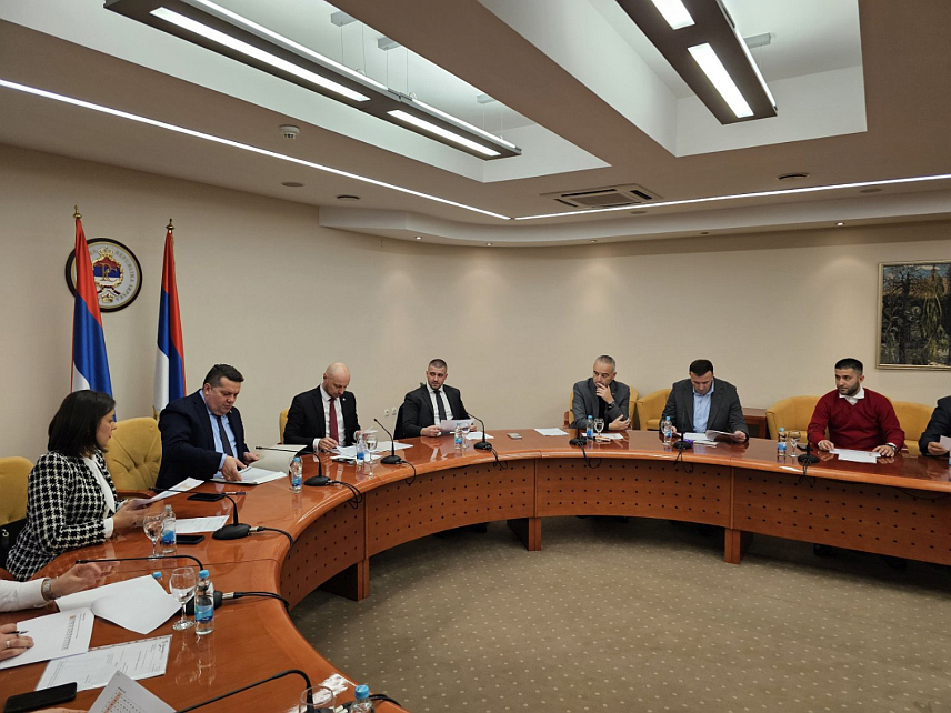 БАЊАЛУКА, 23. НОВЕМБРА /СРНА/ - Сједница Предсједништва Уједињене Српске у Бањалуци.