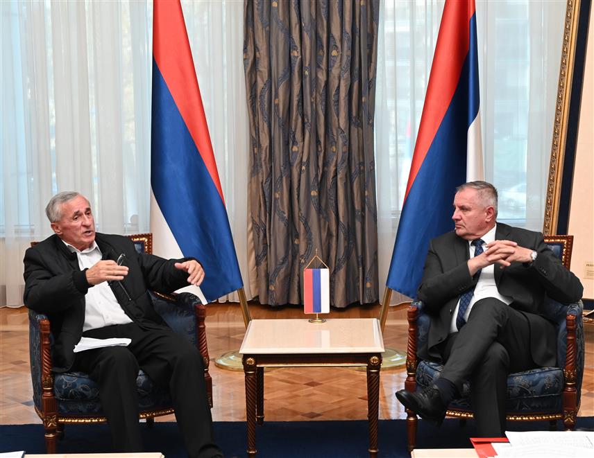 БАЊАЛУКА, 25. НОВЕМБРА /СРНА/ - Премијер Републике Српске Радован Вишковић истакао је на састанку са представницима Савеза ратних војних инвалида Српске да је Влада опредијељена да и даље пружа континуирану подршку овој асоцијацији.