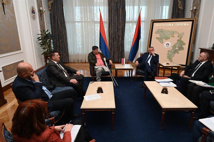БАЊАЛУКА, 26. НОВЕМБРА /СРНА/ - Премијер Радован Вишковић разговарао је данас са предсједником Управног одбора Организације ампутираца „Удас“ Републике Српске Синишом Тодоровићем.