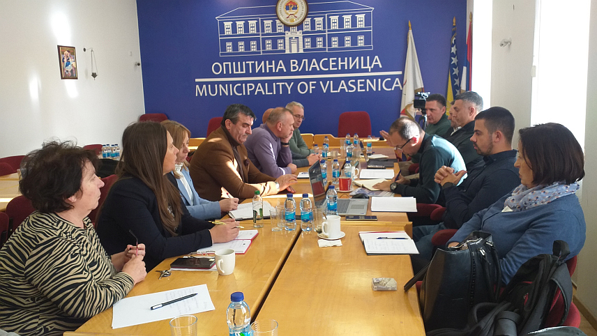 ВЛАСЕНИЦА, 26. НОВЕМБРА /СРНА/ - У Власеници је данас одржан састанак с циљем почетка процеса гасификације источног дијела Републике Српске за који ће средства обезбиједити Влада Српске.