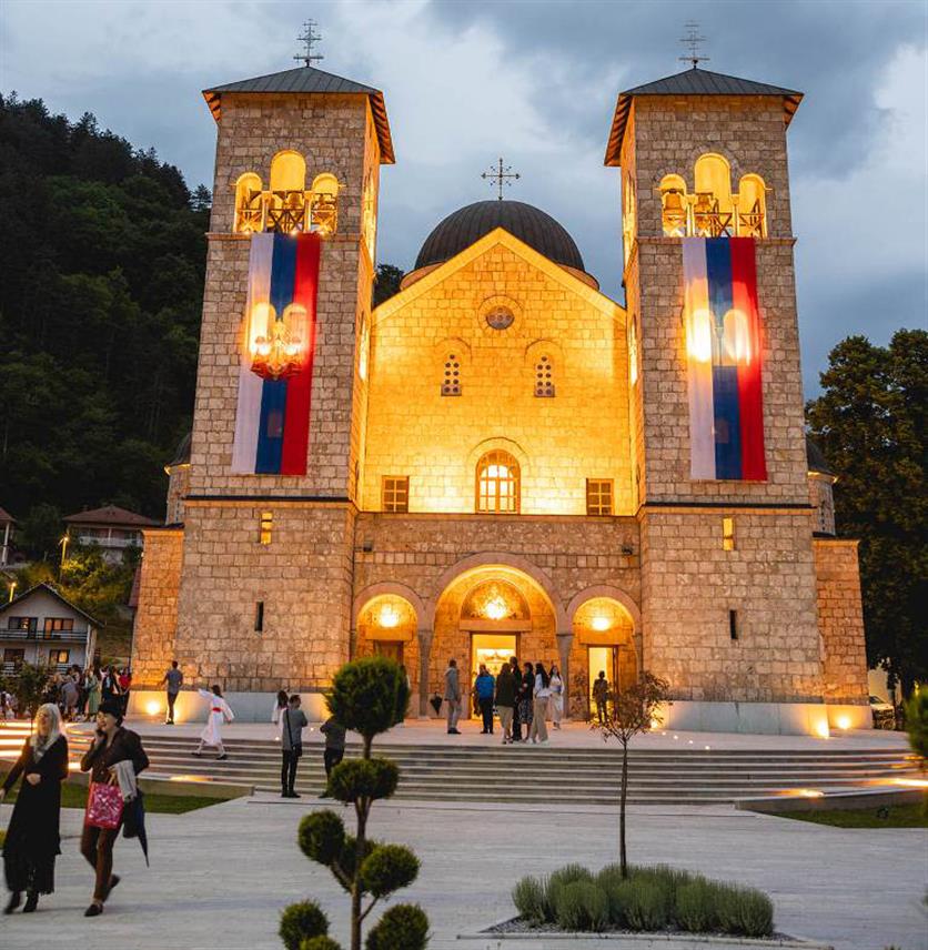 ФОЧА, 26. НОВЕМБРА /СРНА/ - Навршила се година од свечаног и историјског чина великог освештања Храм Светог Саве у Фочи, највеће православне цркве у БиХ чија је градња трајала 17 година.