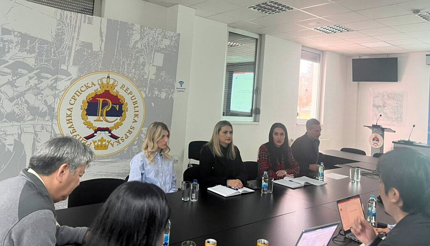 ИСТОЧНО САРАЈЕВО, 26. НОВЕМБРА /СРНА/ - Представници Управе цивилне заштите Републике Српске и Јапанске агенције за међународну сарадњу /ЈИЦА/ данас су у Источном Сарајеву разматрали могућности инсталисања сервера Информационог система за шумске пожаре у појединим институцијама Српске, у чијем је дјелокругу газдовање шумама Српске.